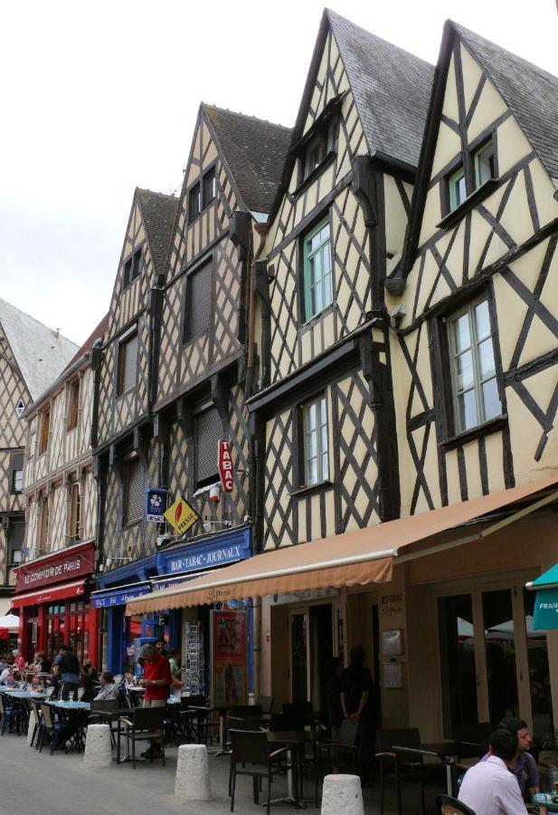 Le Tigre - Appartement Centre-Ville Au Calme, Parking Prive Bourges Luaran gambar